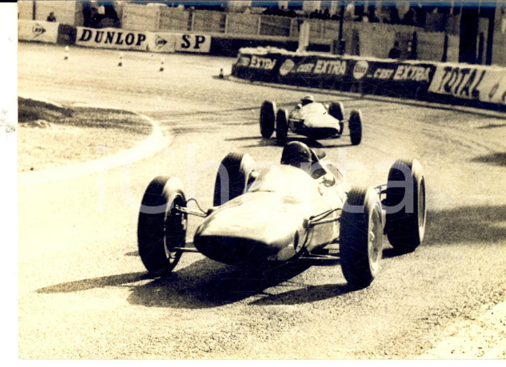 Fotografia d epoca originale 1963 GRAND PRIX DE PAU Victoire de Jim CLARK Ã  bord de LOTUS Photo 18x13 1