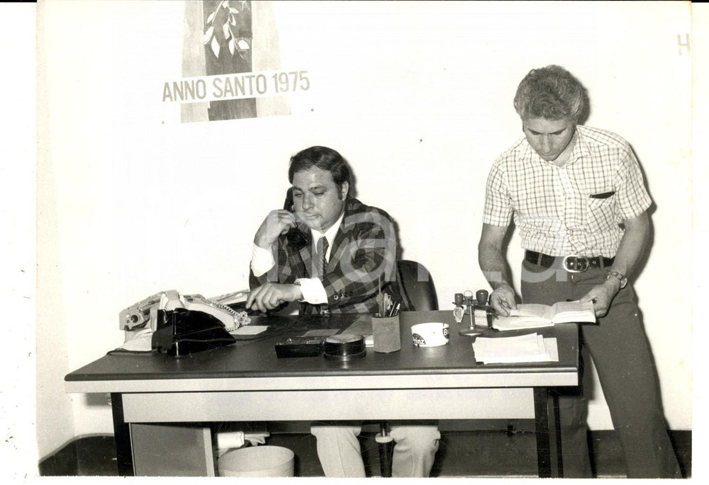 Fotografia d epoca originale 1975 ROMA ANNO SANTO Comitato Centrale  Il centralino telefonico Foto 18x13 1