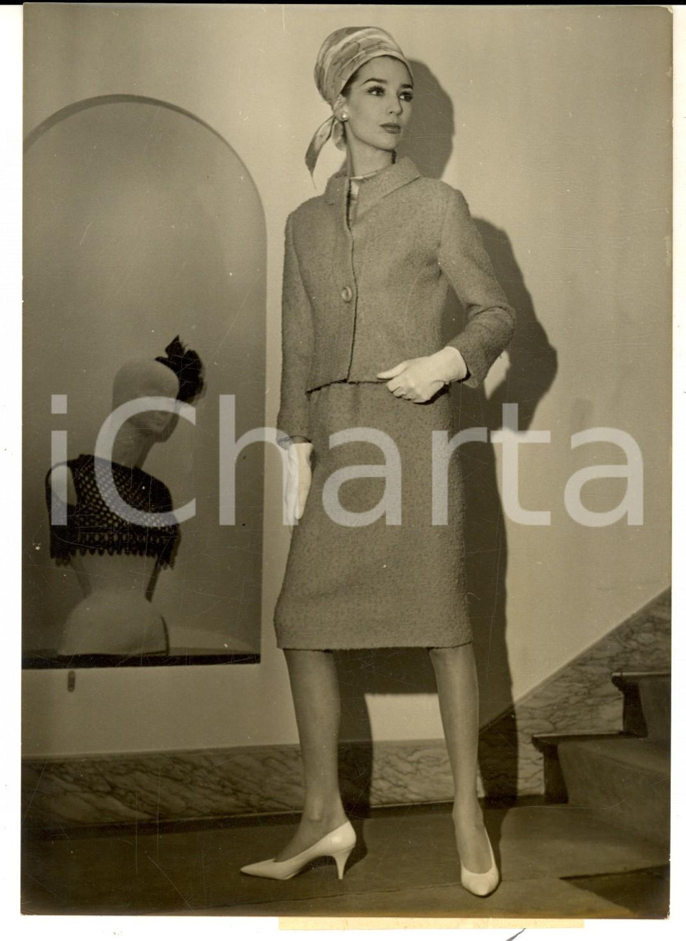 Fotografia d epoca originale 1963 PARIS MODA Tailleur CORAIL  Creazione atelier Pierre BALMAIN Foto 1
