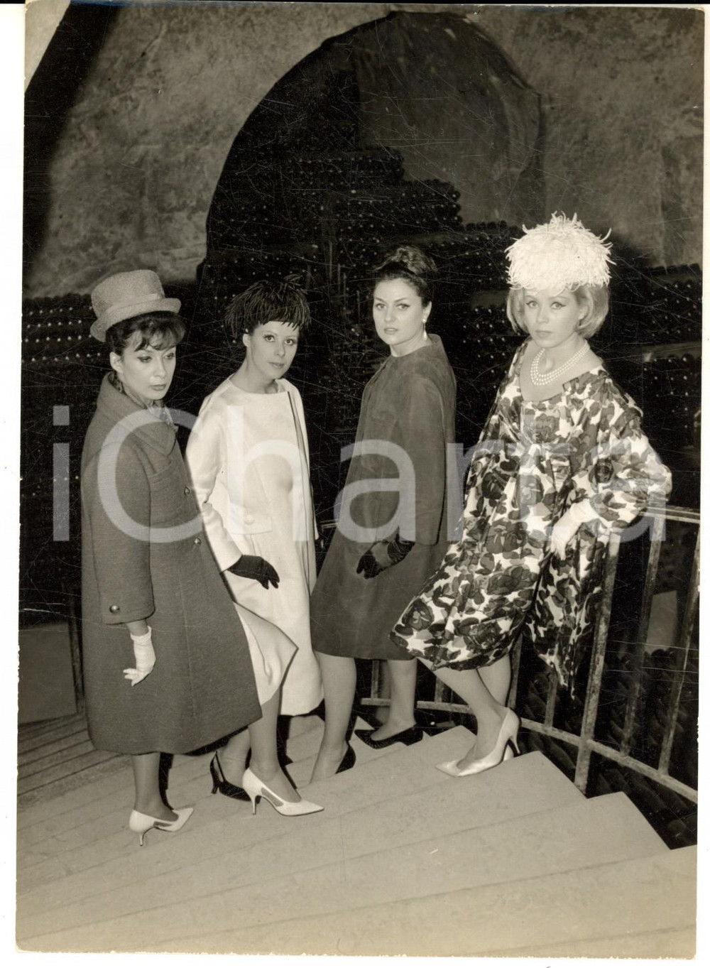 Fotografia d epoca originale 1963 REIMS MODE et caves de champagne DESSES HEIM CASTILLO Guy LAROCHE Photo 1