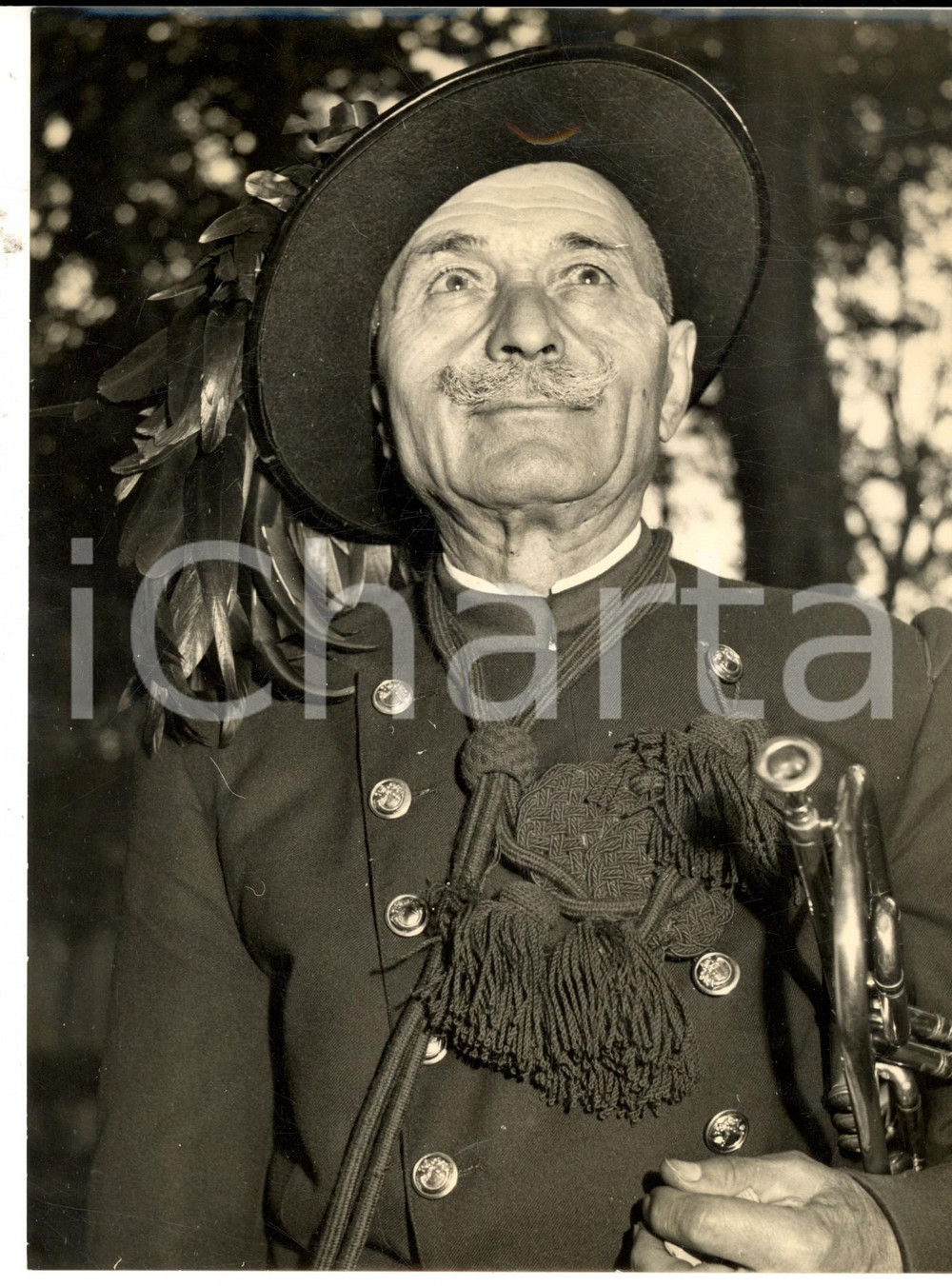Fotografia d epoca originale 1954 TORINO BERSAGLIERI Fanfara in congedo in partenza per Trieste Foto 18x24 1