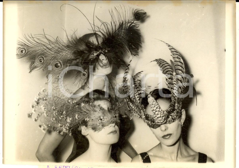 Fotografia d epoca originale 1957 PARIS MARDI GRAS Masques crÃ©es par le visagiste AUBRY Foto 15x10 cm 1
