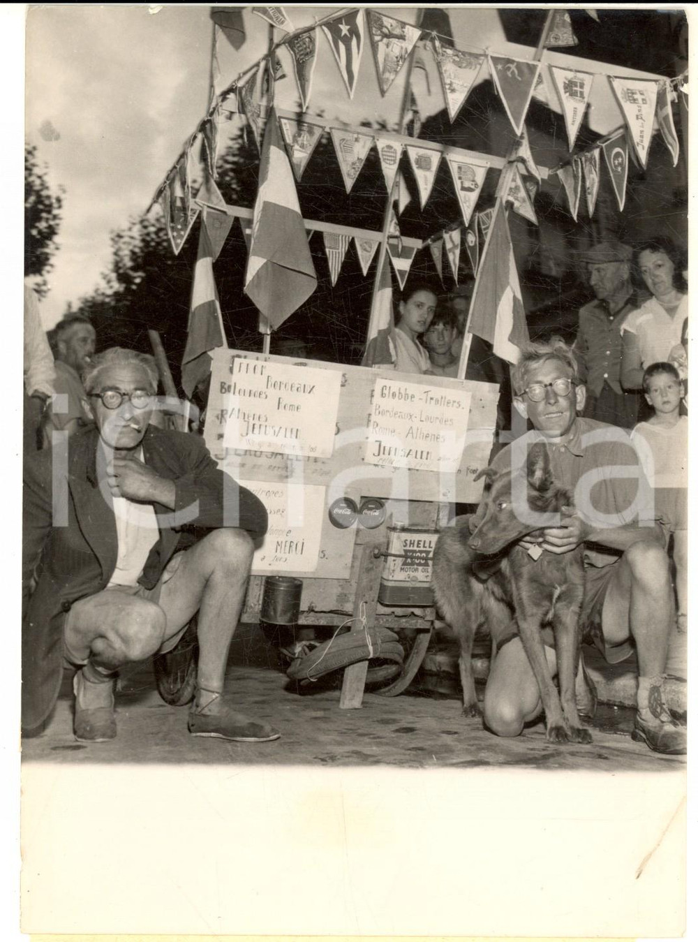 Fotografia d epoca originale 1960 ca NICE AndrÃ© BILLAUD et Raymond AUTERNAUD pÃ¨lerins vers JÃ©rusalem Photo 1
