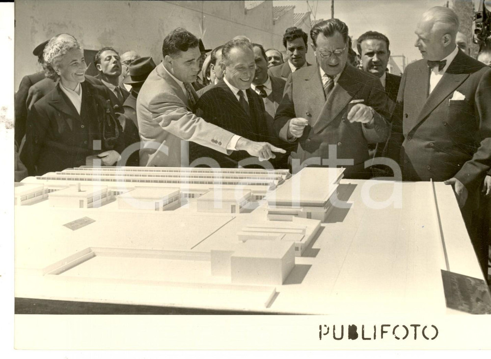 Fotografia d epoca originale 1953 NAPOLI Leopoldo RUBINACCI alla posa della prima pietra REMINGTON RAND 1