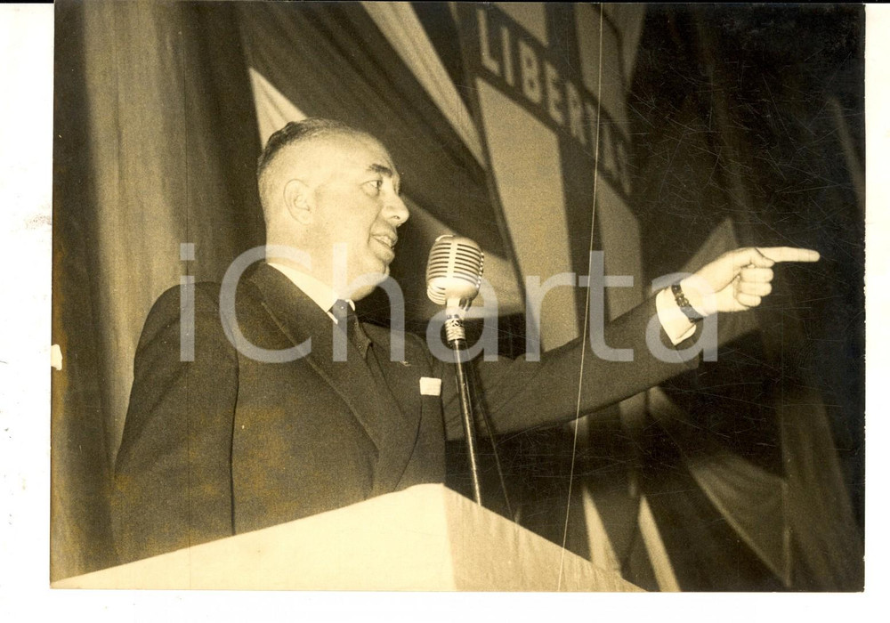 Fotografia d epoca originale 1957 ROMA Teatro BRANCACCIO Paolo Emilio TAVIANI  a un comizio DC Foto 18x13 1