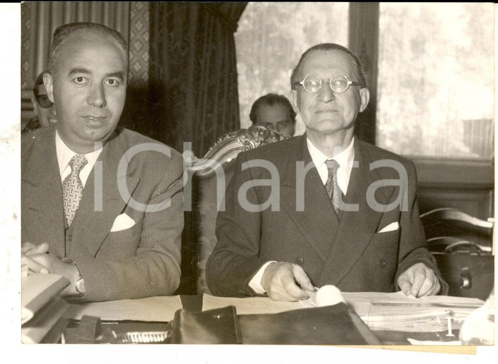 Fotografia d epoca originale 1953 Conferenza di PARIGI Alcide DE GASPERI durante i lavori Foto 18x13 cm 1
