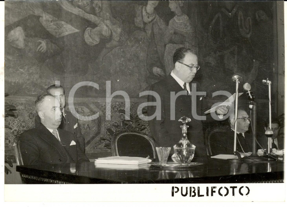 Fotografia d epoca originale 1955 ca PALERMO Discorso Franco RESTIVO al congresso Studi Mediterranei Foto 1