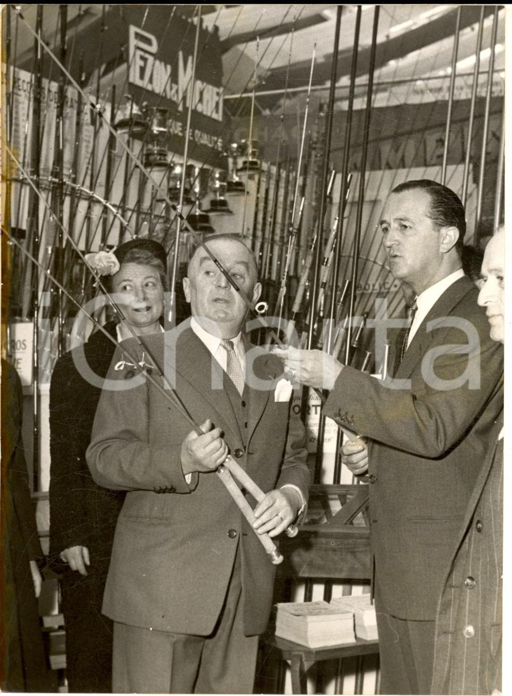 Fotografia d epoca originale 1953 PARIS Jean MASSON inaugure le Salon des Sports et du Camping Photo 12x16 1