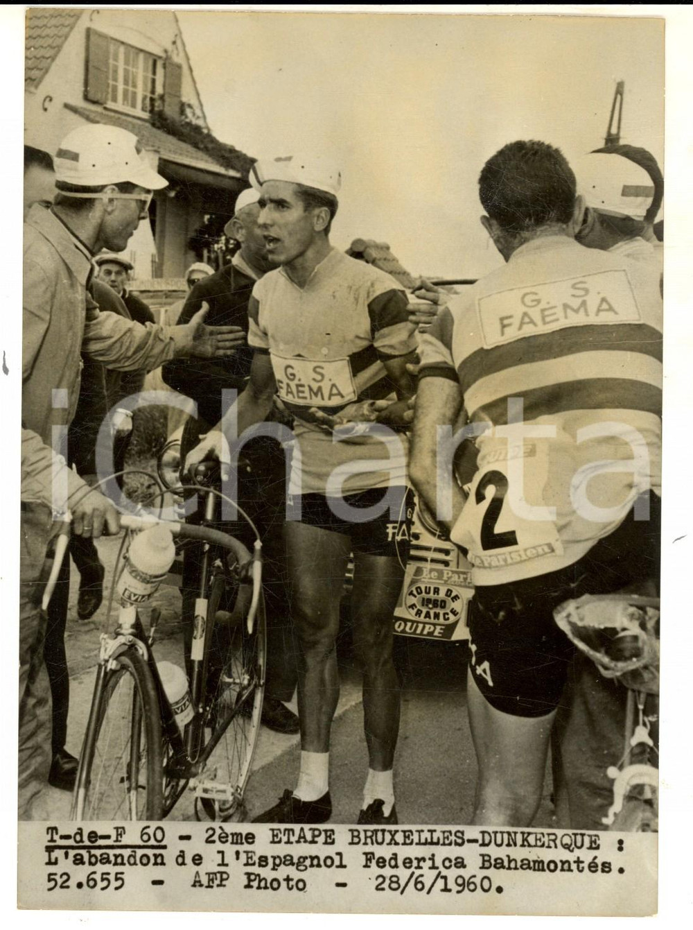 Fotografia d epoca originale 1960 CICLISMO TOUR DE FRANCE Abbandono di Federico BAHAMONTES Foto14x18 1