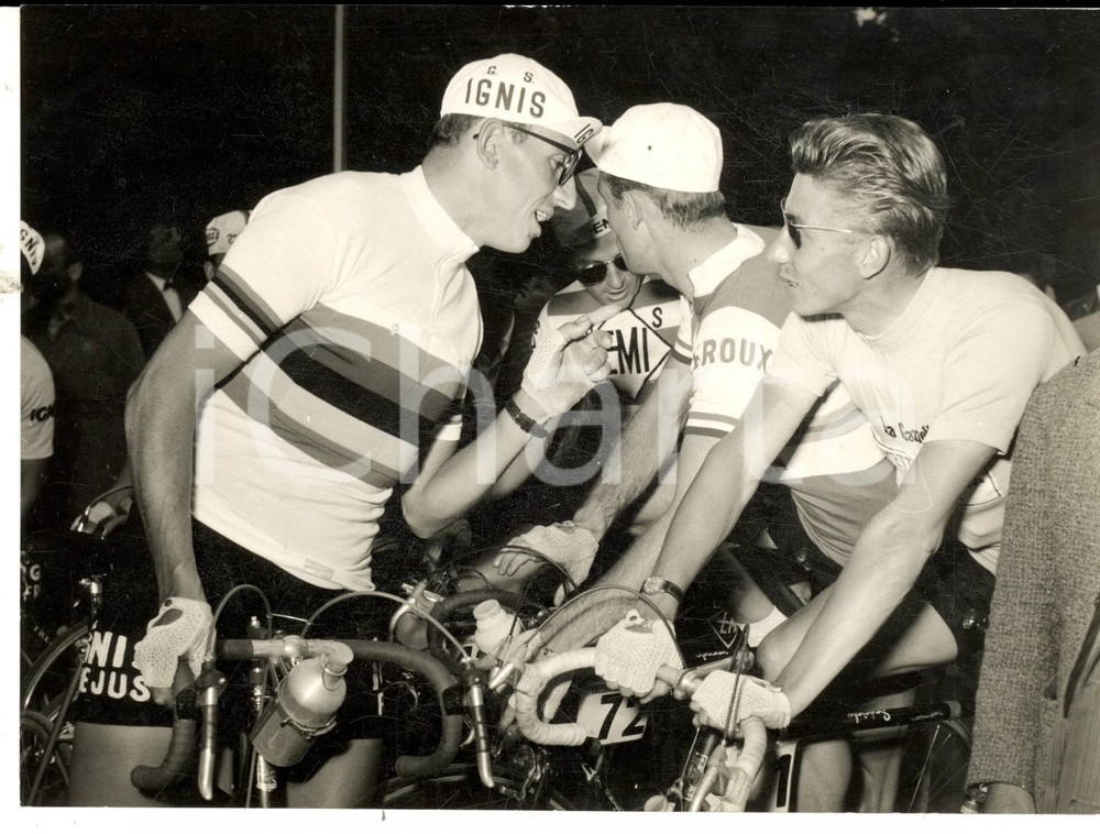 Fotografia d epoca originale 1956 CICLISMO GIRO D ITALIA Ercole BALDINI e Jacques ANQUETIL Foto 18x13 cm 1