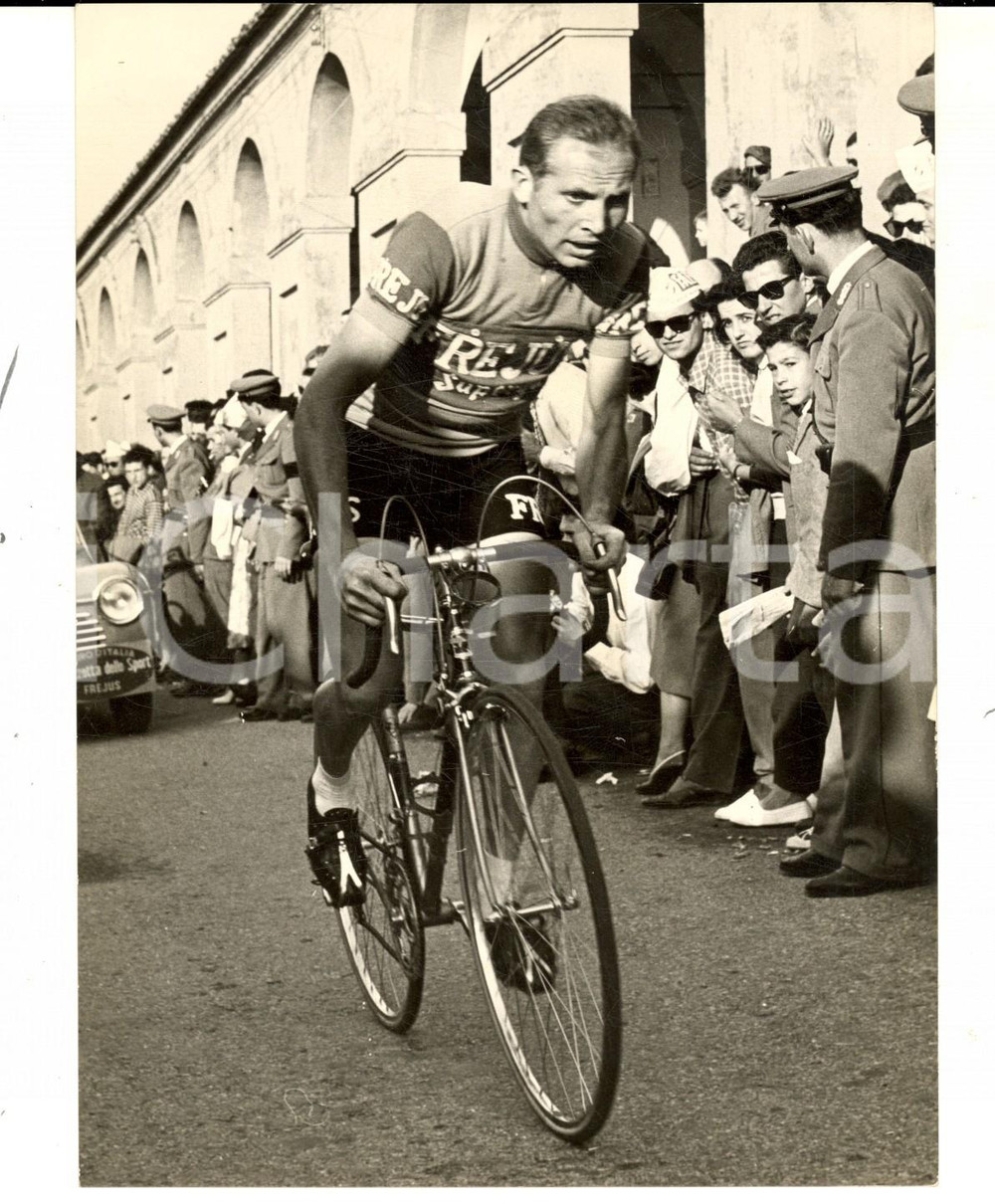 Fotografia d epoca originale 1956 CICLISMO GIRO D ITALIA Giuseppe FALLARINI nella cronoscalata Foto 1
