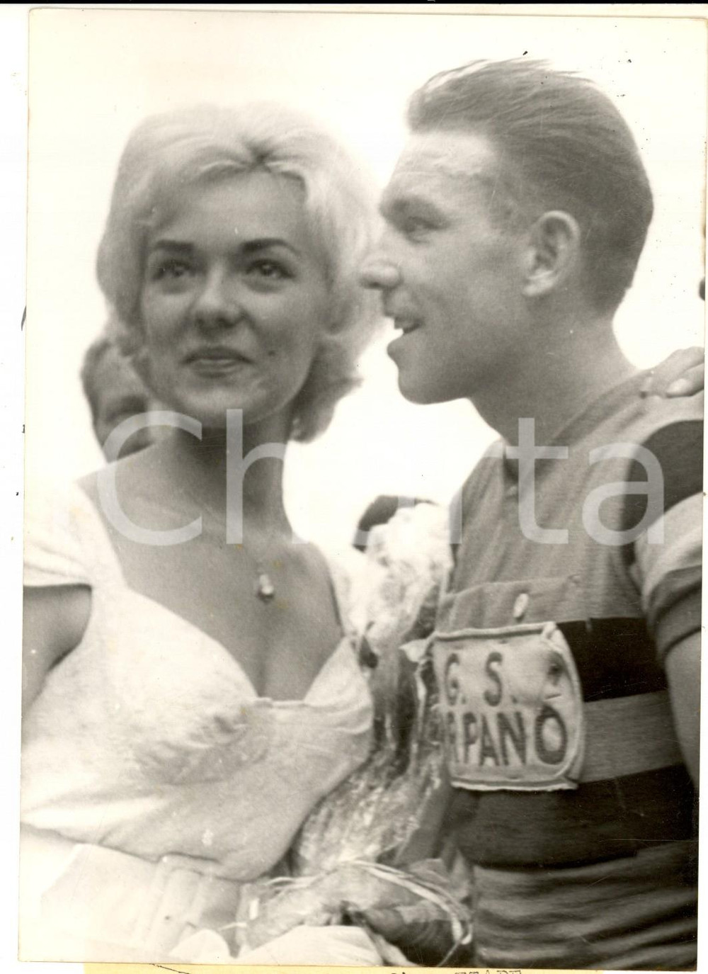 Fotografia d epoca originale 1960 CICLISMO TOUR DE FRANCE Martin VAN GENEUGDEN vince LIMOGESBORDEAUX Foto 1