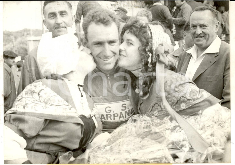 Fotografia d epoca originale 1960 CICLISMO TOUR DE FRANCE Louis PROOST vince TOULOUSEMILLAU Foto 1