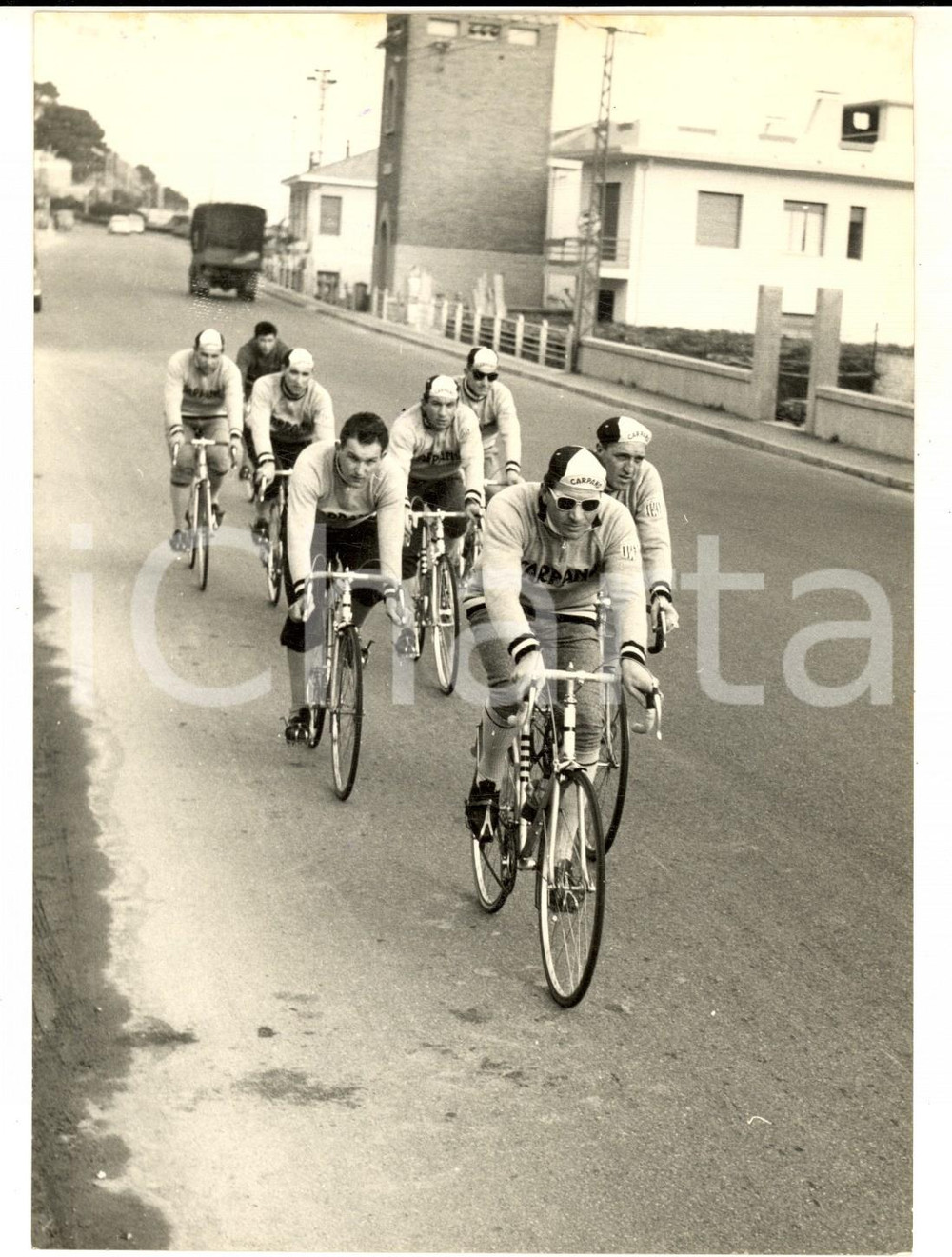 Fotografia d epoca originale 1959 CICLISMO BORIDGHERA La squadra della CARPANIO in allenamento Foto 13x18 1