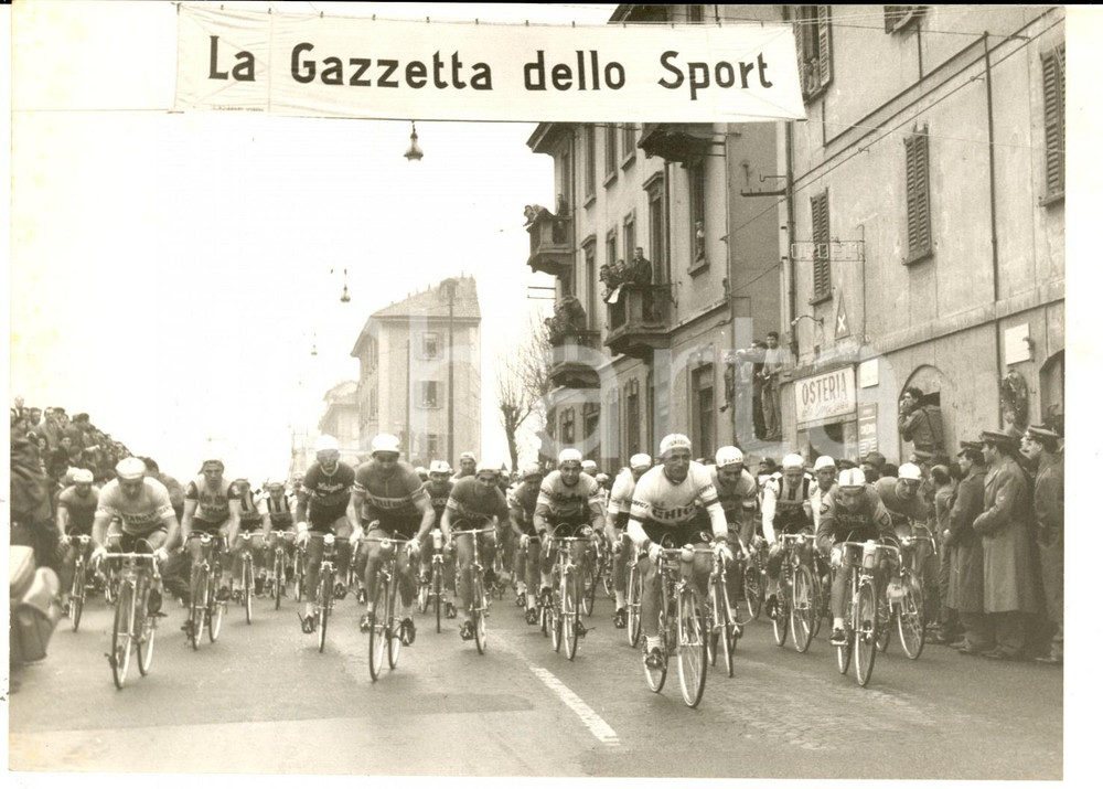 1959 CICLISMO MILANO-SANREMO La partenza della gara *Fotografia 18x14 cm