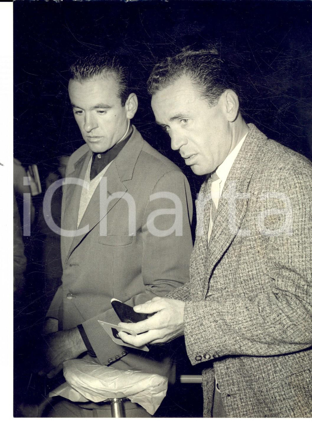 Fotografia d epoca originale 1956 CICLISMO TOUR DE SUISSE Vincenzo ROSSELLO e Gianni FERLENGHI Foto 14x18 1