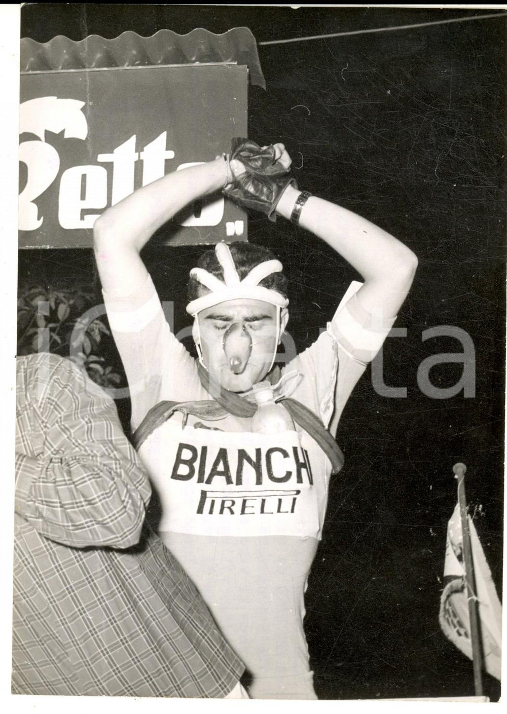 Fotografia d epoca originale 1955 ca ALASSIO Mister Muretto Sergio VACCARI si traveste da Fausto COPPI Foto 1