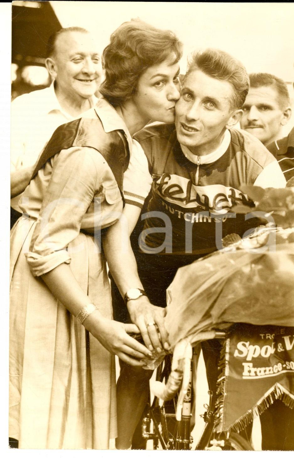Fotografia d epoca originale 1960 TOUR DE FRANCE CICLISMO Jacques ANQUETIL all arrivo a una tappa Foto 1