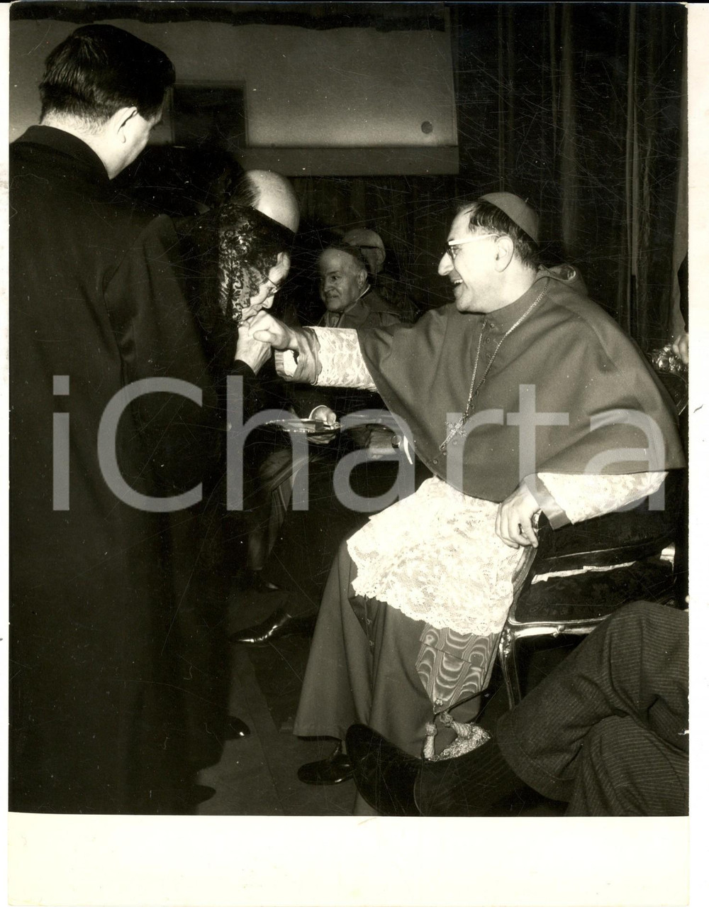 Fotografia d epoca originale 1957 GENOVA Card. Giuseppe SIRI allo stabilimento ERG per Messa Pasquale  Foto 1