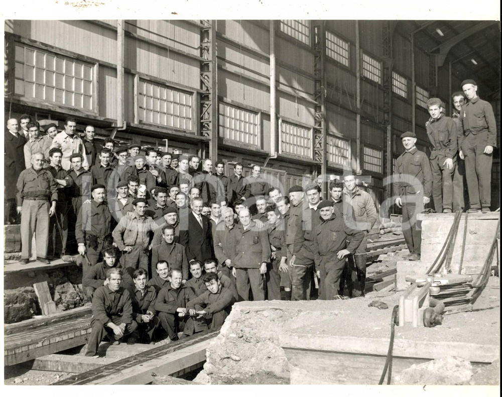 1955 GENOVA VOLTRI Cantieri COSTAGUTA Gli operai della nuova dragamine TIMO Foto