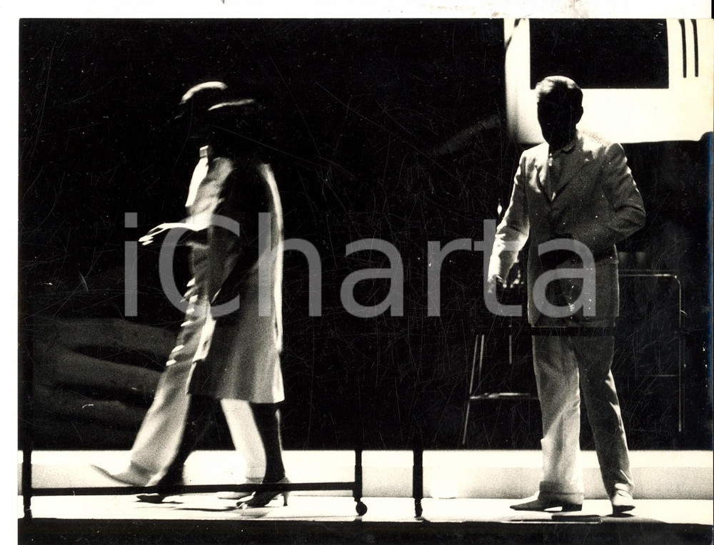 Fotografia d epoca originale 1968 GENOVA Teatro DUSE Spettacolo La gabbia regia di Luigi Squarzina  Foto 1