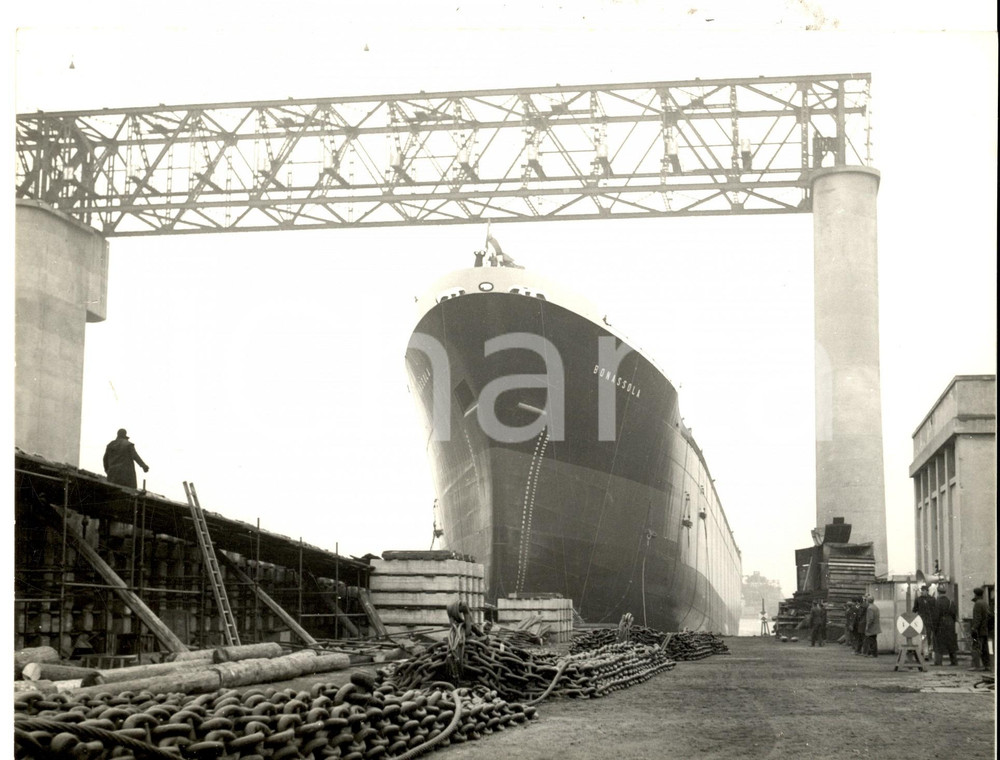 Fotografia d epoca originale 1961 Cantieri SESTRI PONENTE Varo della motonave BONASSOLA Foto 24x18 cm 1