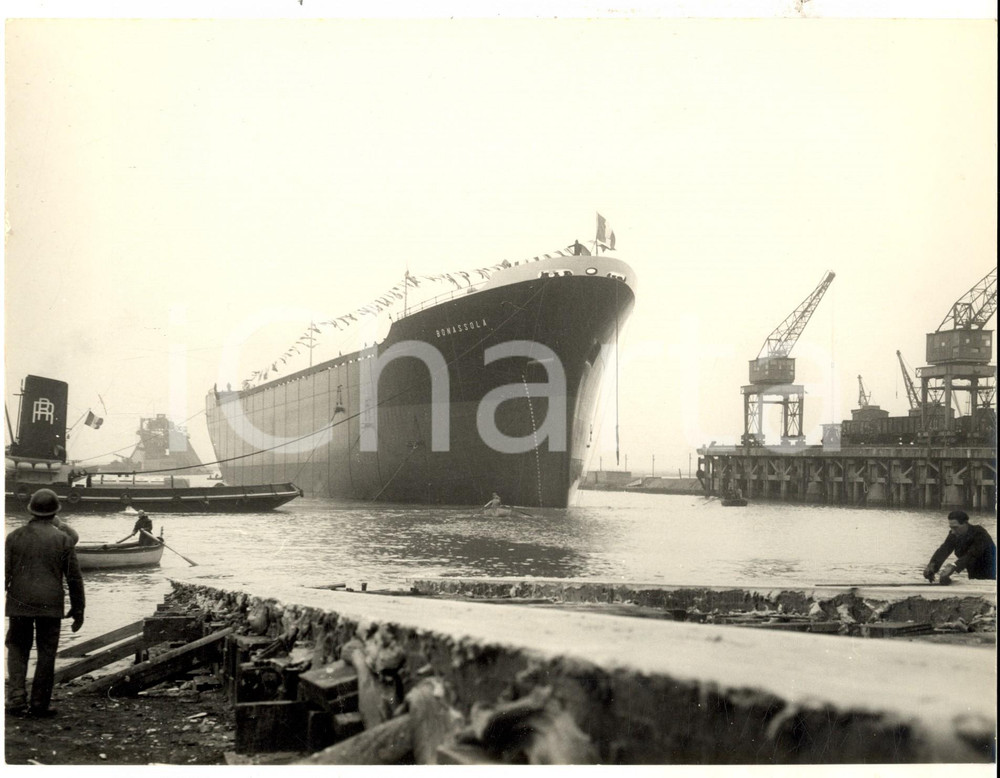 Fotografia d epoca originale 1961 Cantieri SESTRI PONENTE Varo della motonave BONASSOLA  Foto 24x18 cm 1