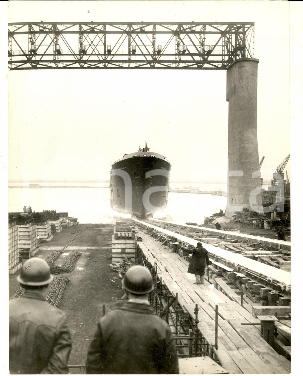 Fotografia d epoca originale 1961 Cantieri SESTRI PONENTE Il varo della motonave BONASSOLA Foto 18x24 cm 1