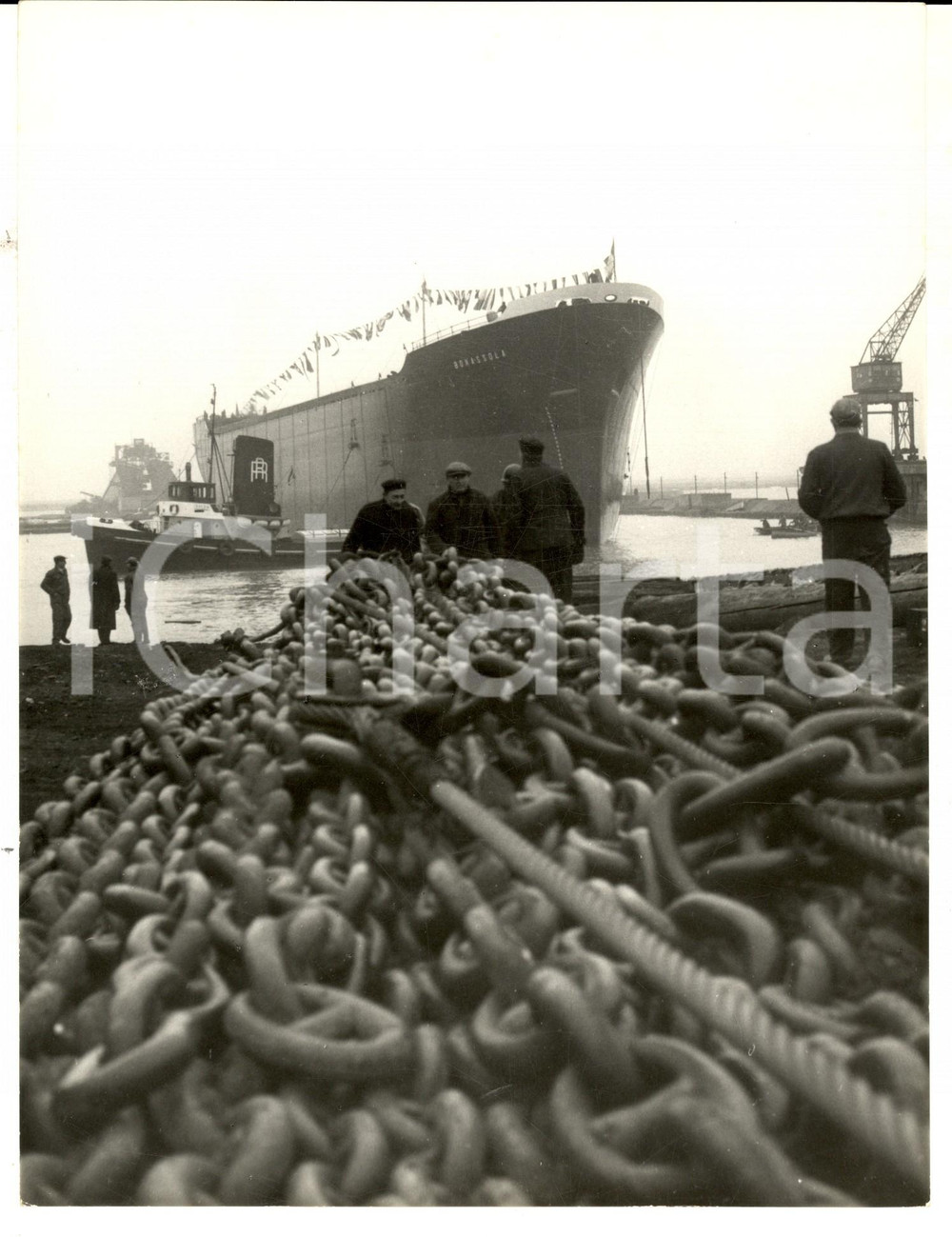 Fotografia d epoca originale 1961 Cantieri di SESTRI PONENTE Il varo della motonave BONASSOLA Foto 18x24 cm 1