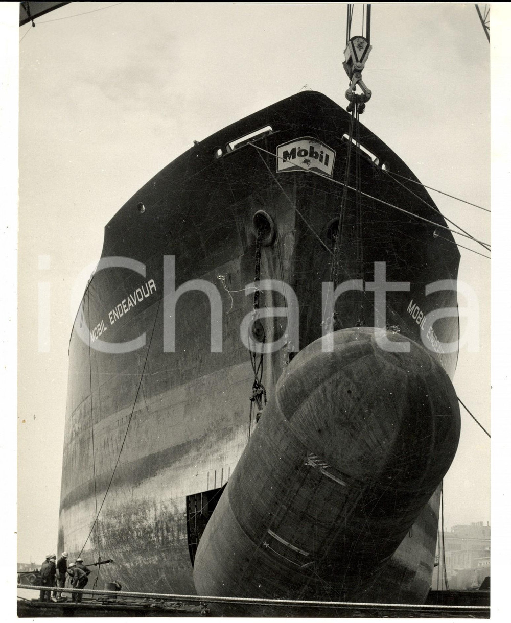 Fotografia d epoca originale 1966 Cantieri di SESTRI PONENTE GE Varo petroliera MOBIL ENDEAVOUR Foto 19x23 1