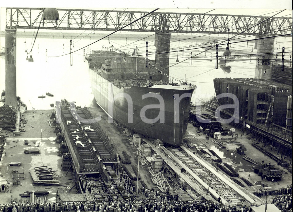 Fotografia d epoca originale 1958 Cantieri SESTRI PONENTE Varo della motonave BRITISH LIGHT Foto 24x18 cm 1