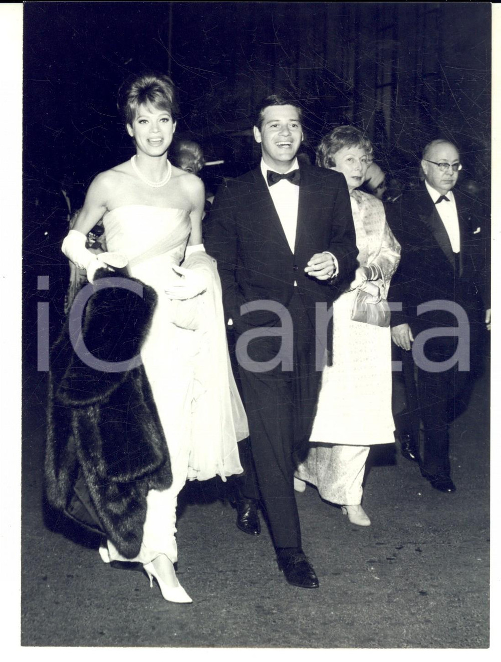 Fotografia d epoca originale 1963 FESTIVAL DI CANNES Ballerina Juliette PROWSE con Mark MORDON Foto 13x18 1
