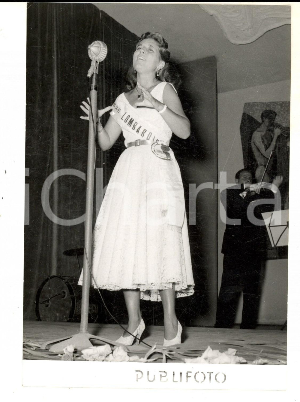 Fotografia d epoca originale 1960 ca BOARIO TERME Wilma DE ANGELI nuova Reginetta del jazz Foto 14x18 1