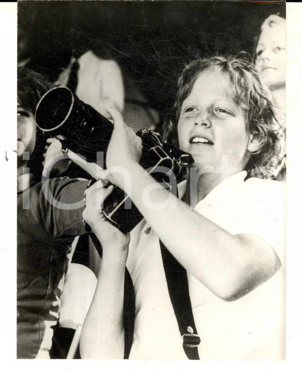 Fotografia d epoca originale 1974 NEW YORK FOREST HILLS Ted KENNEDY junior a una partita di tennis Foto 1