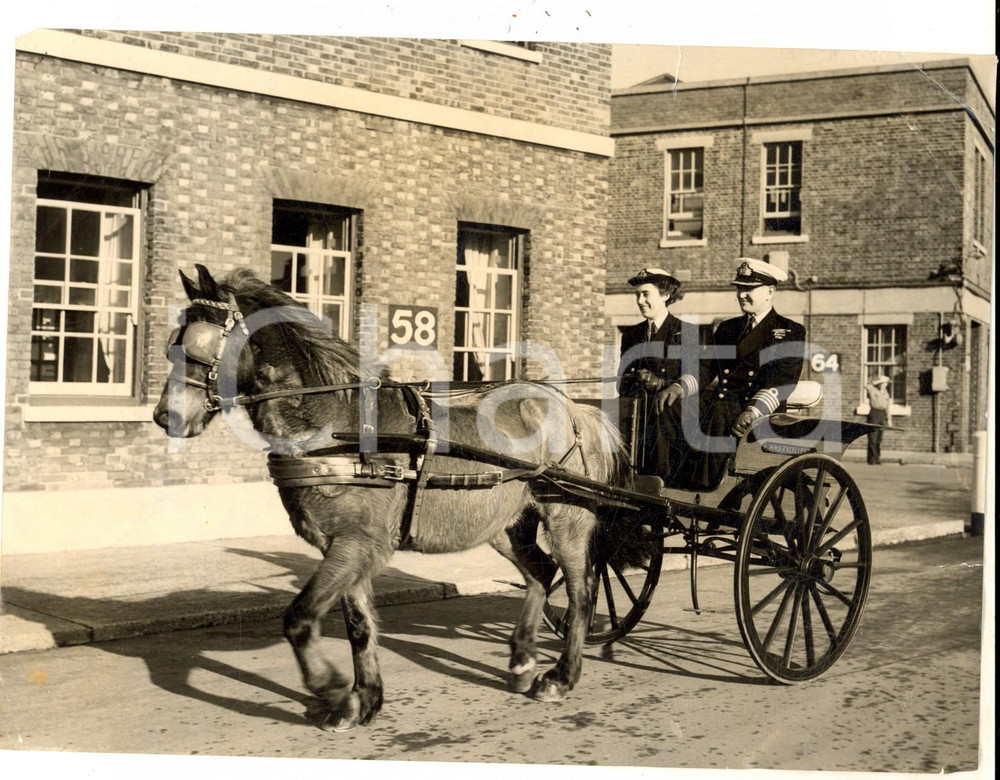 1957 PORTSMOUTH (UK) Captain Roger CASEMENT retired admiral  *Photo 18x13 cm
