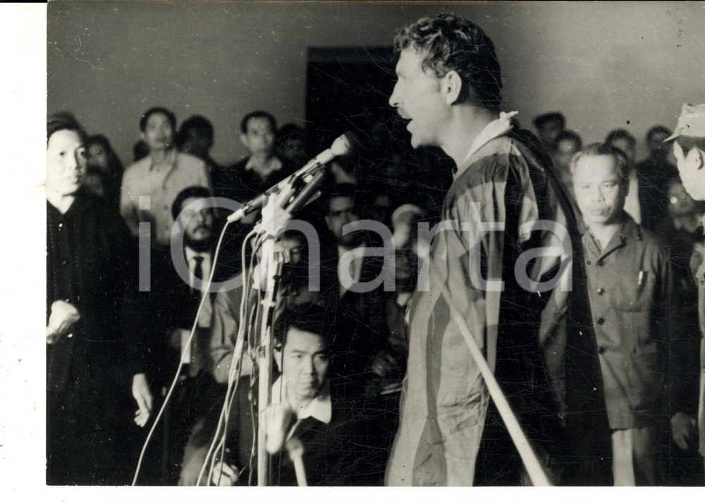 Fotografia d epoca originale 1973 GUERRA DEL VIETNAM Pilota di B52 USA interrogato dai vietnamiti Foto 1