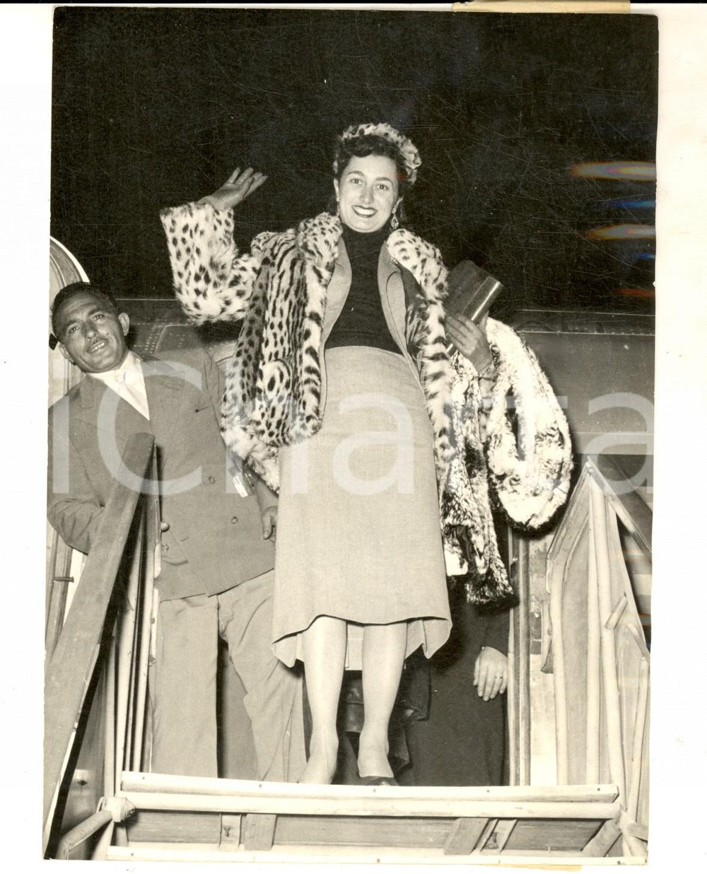 Fotografia d epoca originale 1953 ROMA Arrivo di MISS ERITREA Manuela FRANCINI per elezione MISS ITALIA Foto 1