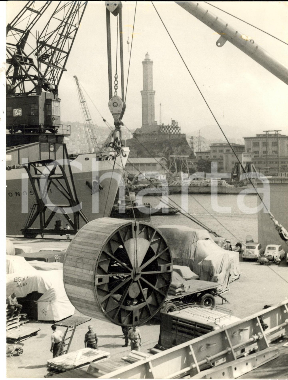 Fotografia d epoca originale 1963 Porto di GENOVA Imbarco cavi della PIRELLI per la Grecia  Foto 18x24 cm 1