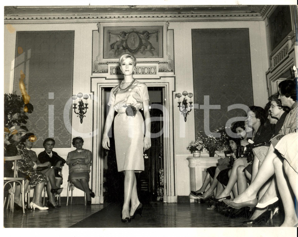 Fotografia d epoca originale 1961 MODA GENOVA Hotel BRISTOL  Sfilata abiti LA RINASCENTE Foto 24x20 cm 1