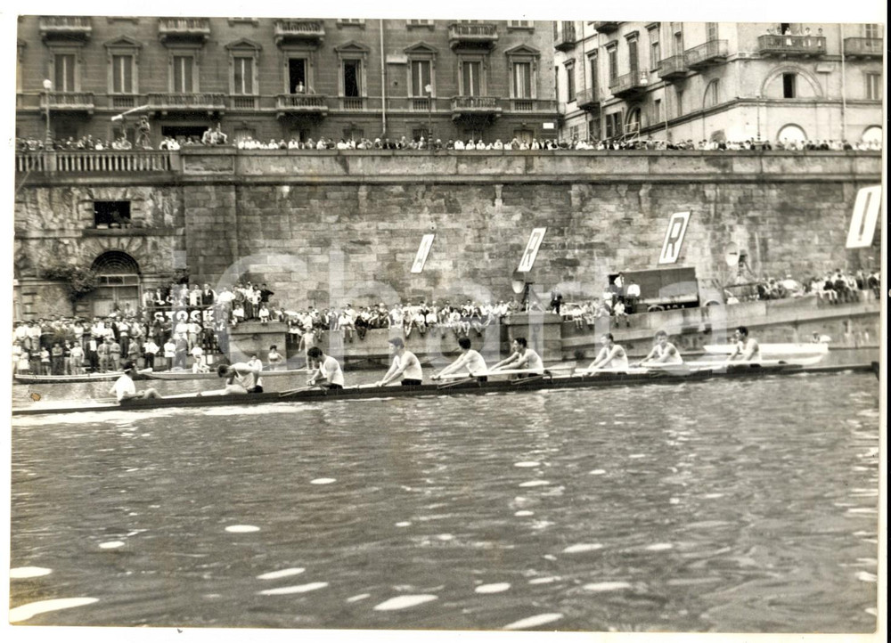 Fotografia d epoca originale 1961 TORINO Regata Centenario UNITA  D ITALIA Il gruppo CORAZZIERI ROMA Foto 1