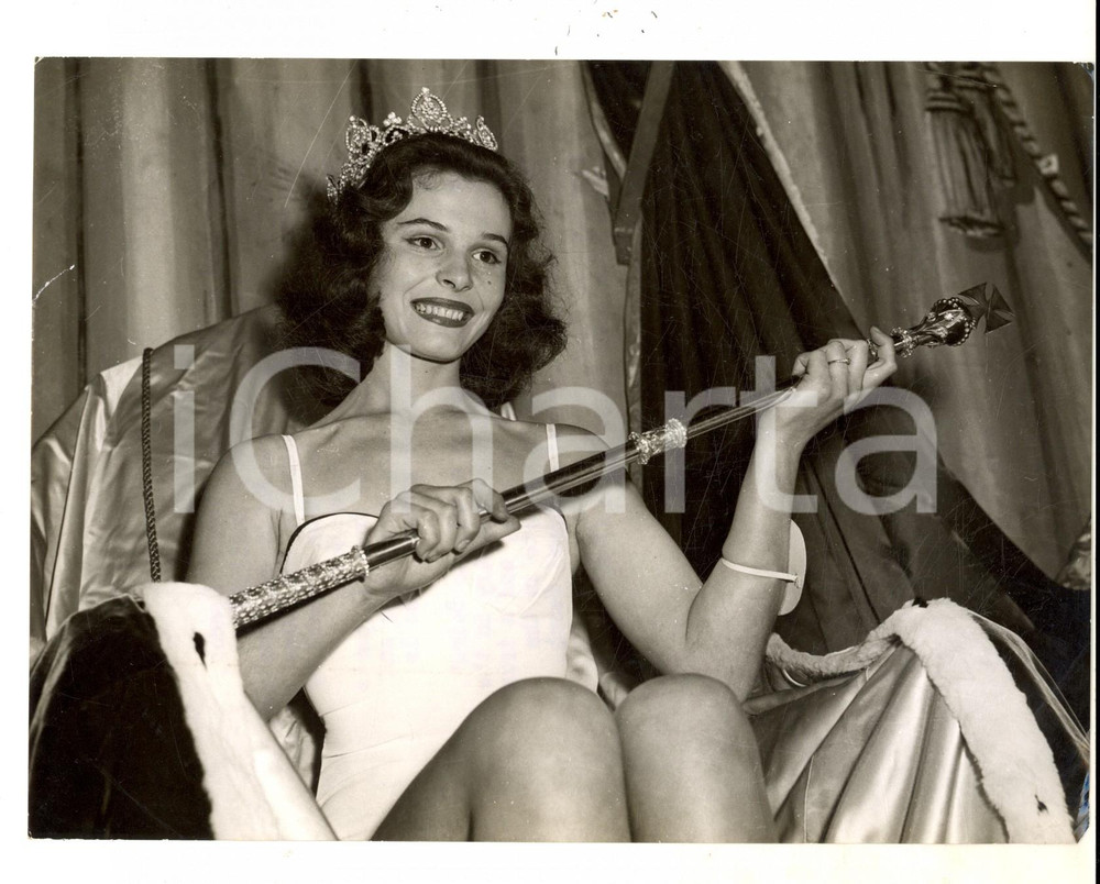 Fotografia d epoca originale 1960 LONDON Joan BOARDMAN wins the final of the MISS ENGLAND contest Photo 1