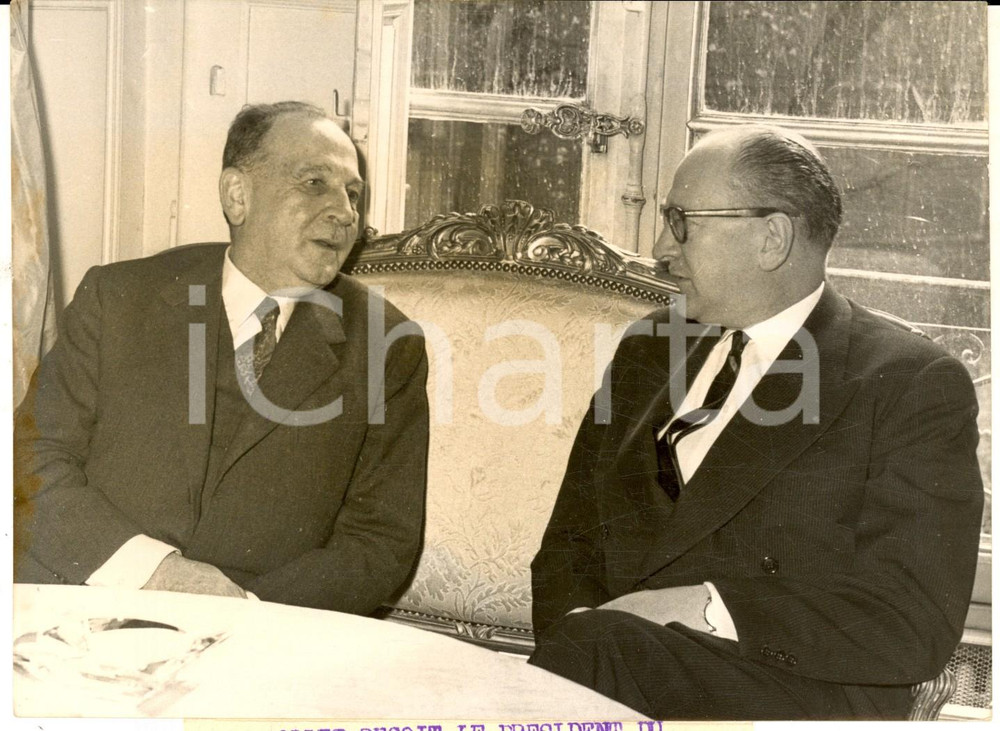 Fotografia d epoca originale 1957 PARIS PrÃ©sident libanais Sami SOHL reÃ§u par Guy MOLLET Photo 18x13 1