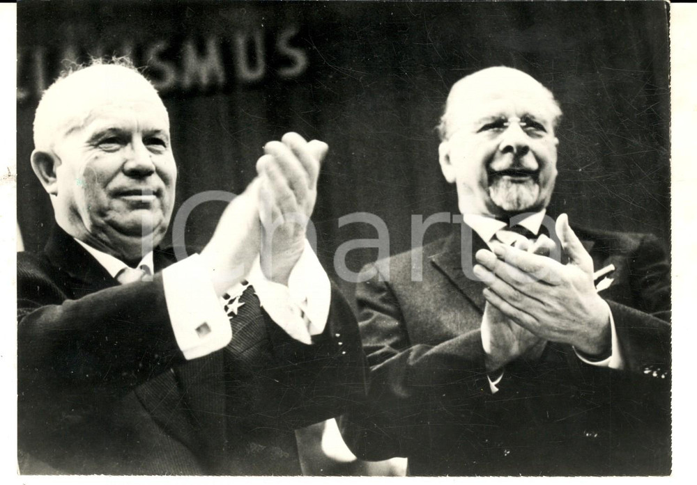 Fotografia d epoca originale 1963 BERLINO EST Partito Comunista  Applausi Walter ULBRICHT e Nikita KRUSCEV 1