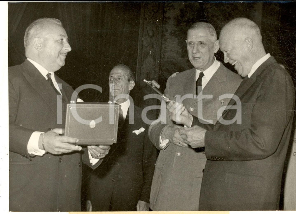 Fotografia d epoca originale 1959 PARIS Dwight EISENHOWER riceve chiave della cittÃ  da Charles DE GAULLE Foto 1