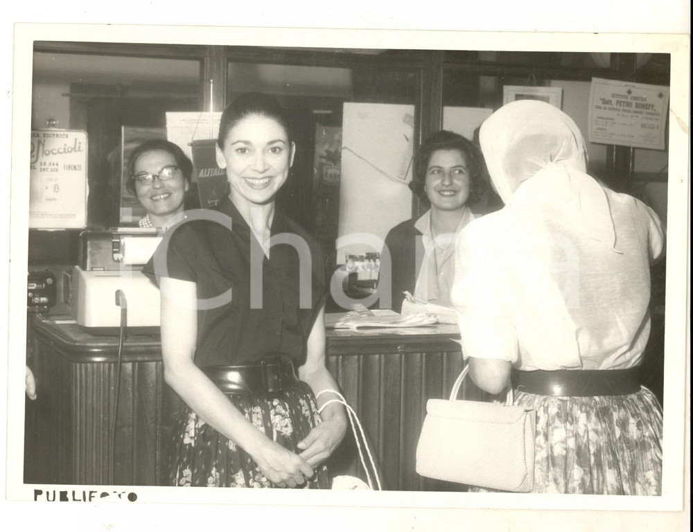 Fotografia d epoca originale 1960 PORTOFINO Ballerina Margot FONTEYN in vacanza con la famiglia Foto 18x13 1
