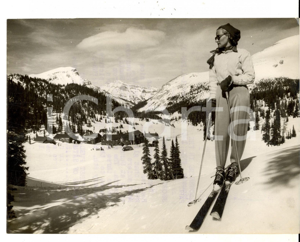 Fotografia d epoca originale 1954 BANFF CANADA Skiers on the snow at SUNSHINE LODGE Photo 20x16 cm 1