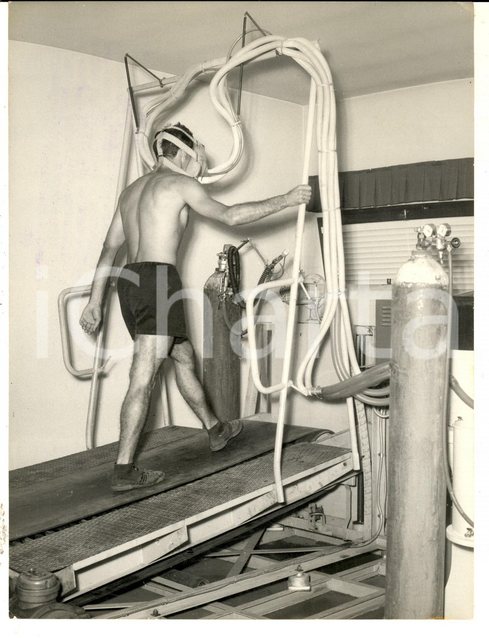 1964 CALCIO MILANELLO Giovanni LODETTI alle prove mediche per il MILAN *Foto