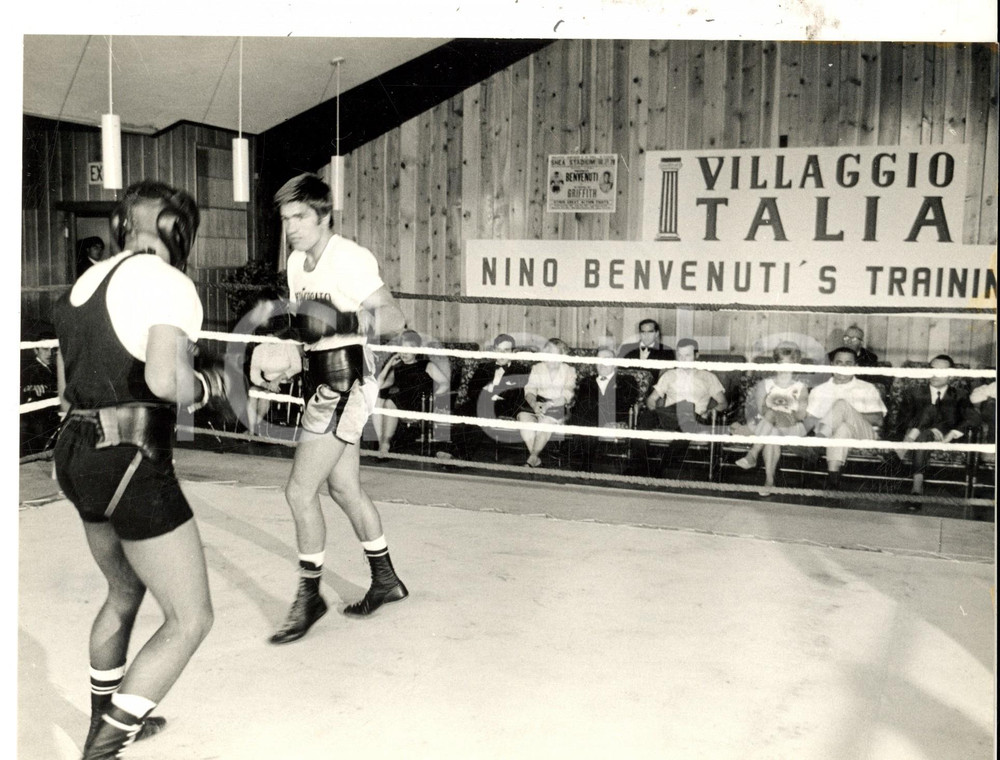 Fotografia d epoca originale 1967 NEW YORK BOXE Allenamento Nino BENVENUTI e Dante CANE   VILLAGGIO ITALIA 1