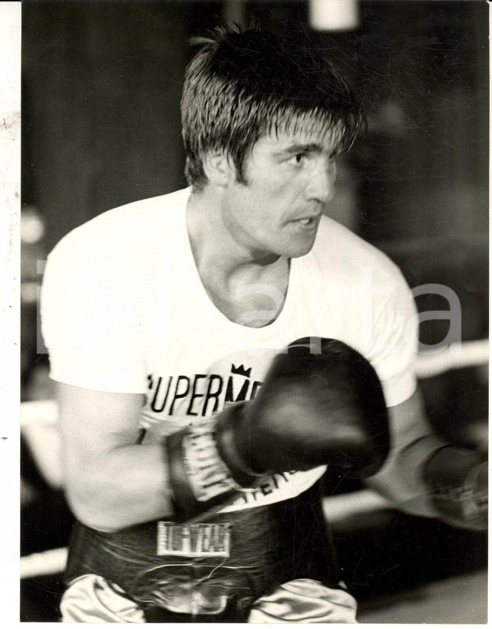 Fotografia d epoca originale 1967 NEW YORK BOXE Allenamento di Nino BENVENUTI al VILLAGGIO ITALIA Foto 18x24 1