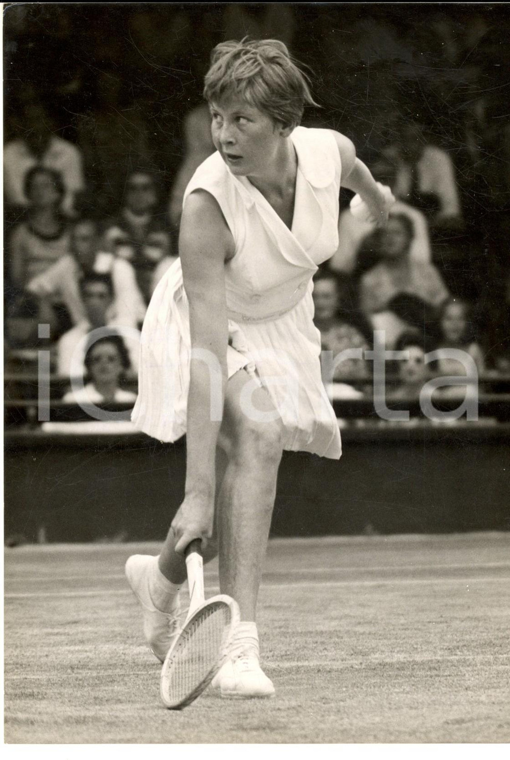 Fotografia d epoca originale 1957 TENNIS WIMBLEDON Christine TRUMAN playing against Shirley BLOOMER Photo 1